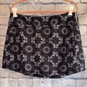 Coorun Stylish Black and Gray Patterned Women's Tennis Skorts Size XXL